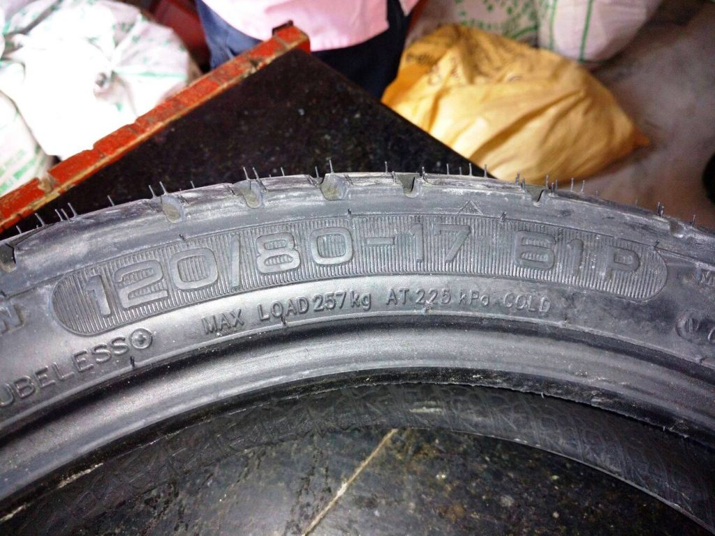 CEAT Zoom R Tyre 120 80 17