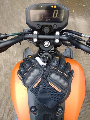 Mototech urbane gloves Yamaha FZX